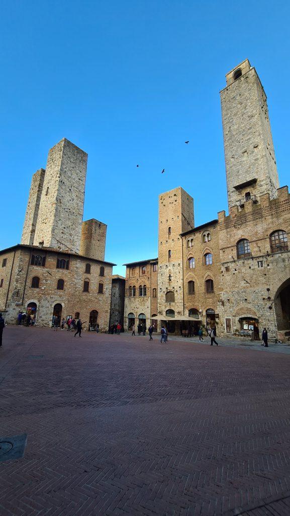 cosa vedere a san gimignano Via Centrale e piazze tripilare 22 1