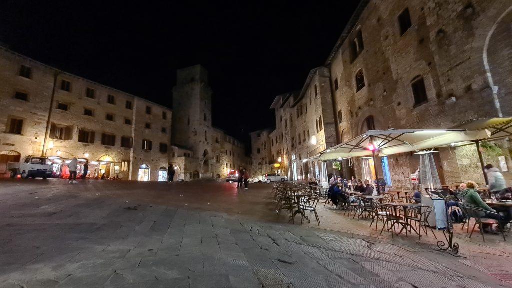 cosa vedere a san gimignano Via Centrale e piazze tripilare 28