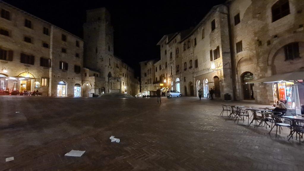 cosa vedere a san gimignano Via Centrale e piazze tripilare 30