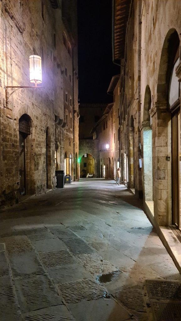 cosa vedere a san gimignano Via Centrale e piazze tripilare 33