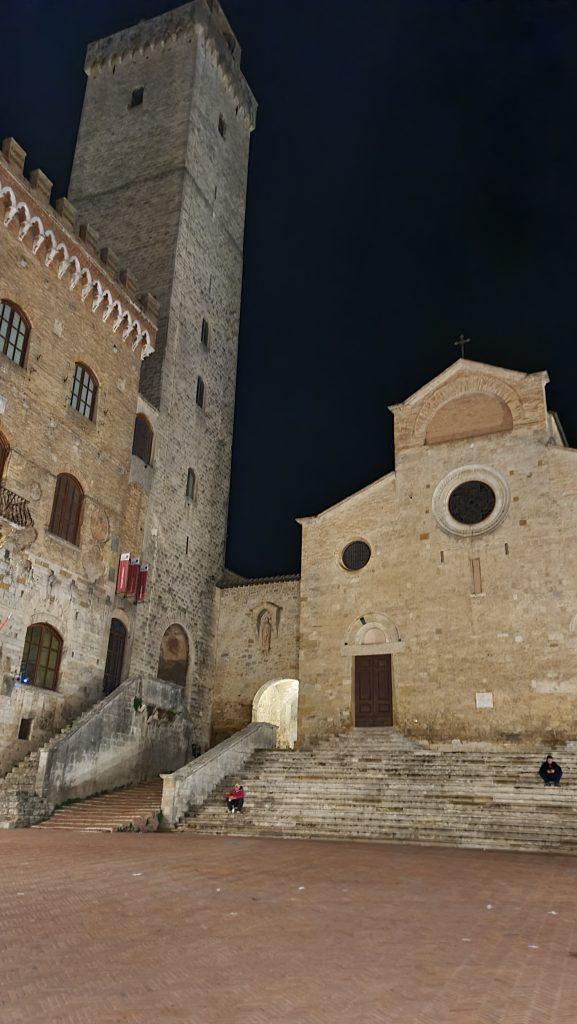 cosa vedere a san gimignano Via Centrale e piazze tripilare 38