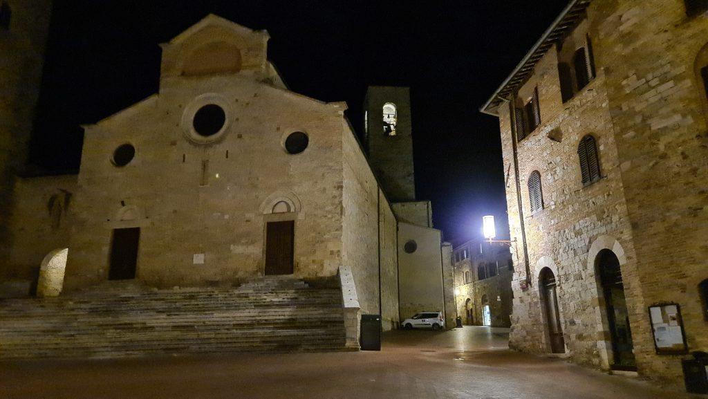 cosa vedere a san gimignano Via Centrale e piazze tripilare 44