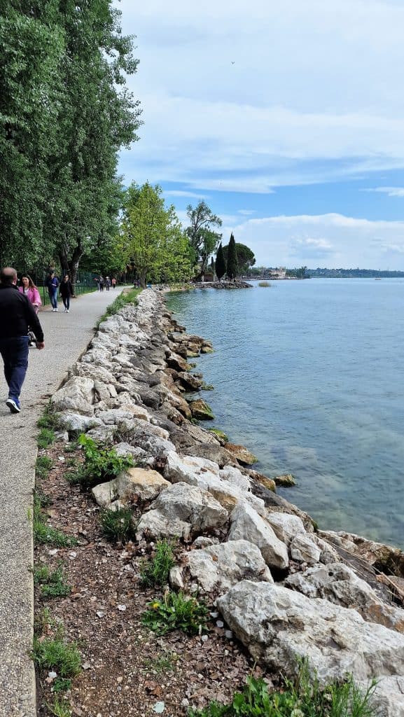 Lago di Garda Lazise cosa vedere passeggiata che da Lazise porta a Bardolino 2