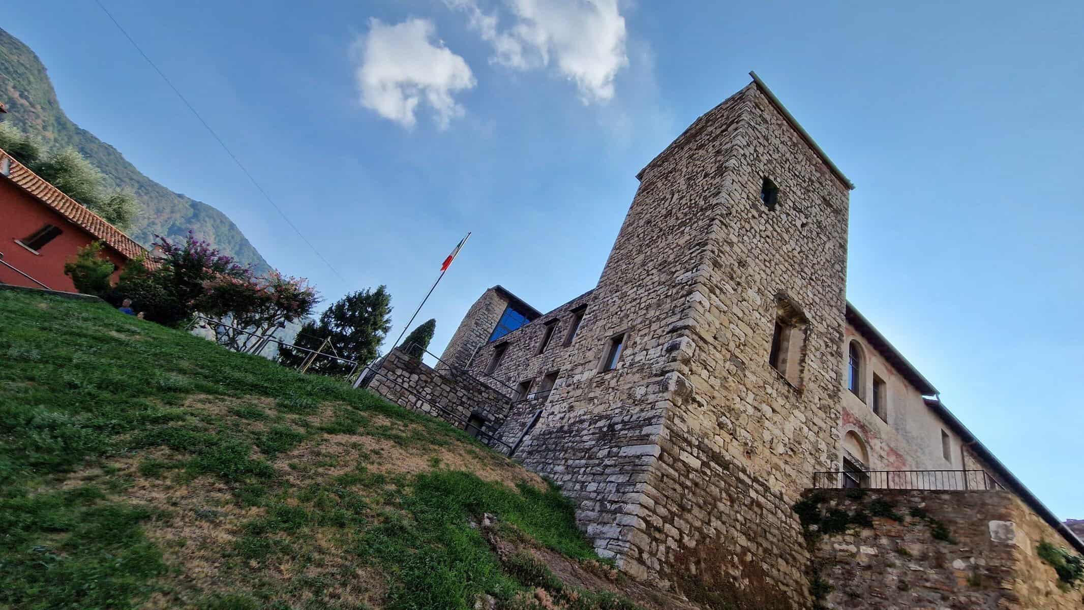 Cosa Vedere a Iseo Castello Oldofredi storia history castle iseo lake tripilare 22