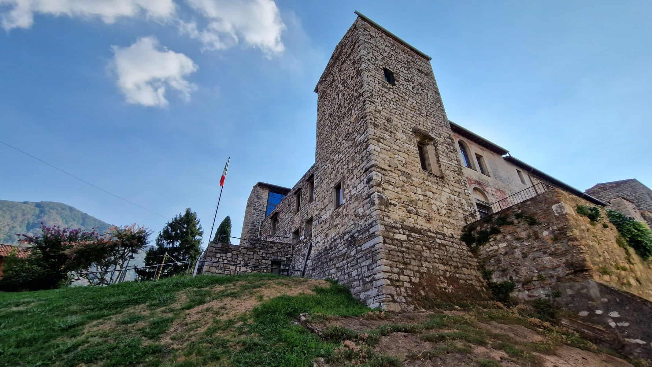 Cosa Vedere a Iseo Castello Oldofredi storia history castle iseo lake tripilare 23