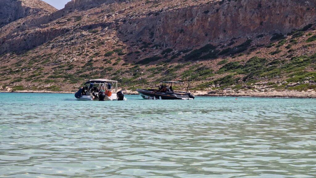 motoscafo che ti porta dalla spiaggia di Falassarna a Balos