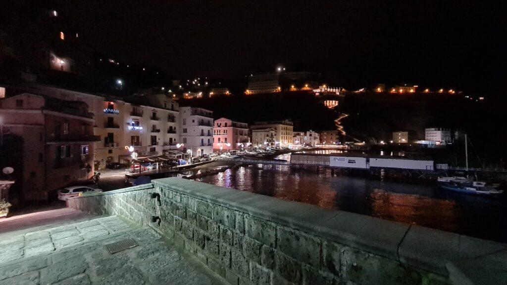 Cosa Vedere a Sorrento. Marina Grande di sera dinverno. Sorrento in inverno 6