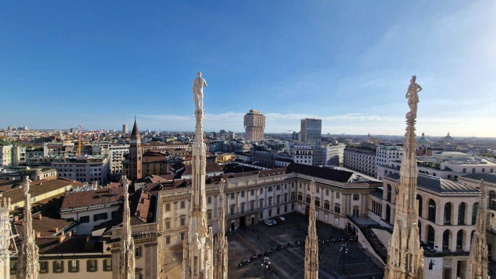 Cosa vedere a Milano Terrazze dalla Cattedrale Duomo di Milano Piazza Duomo skyline di Milano 2