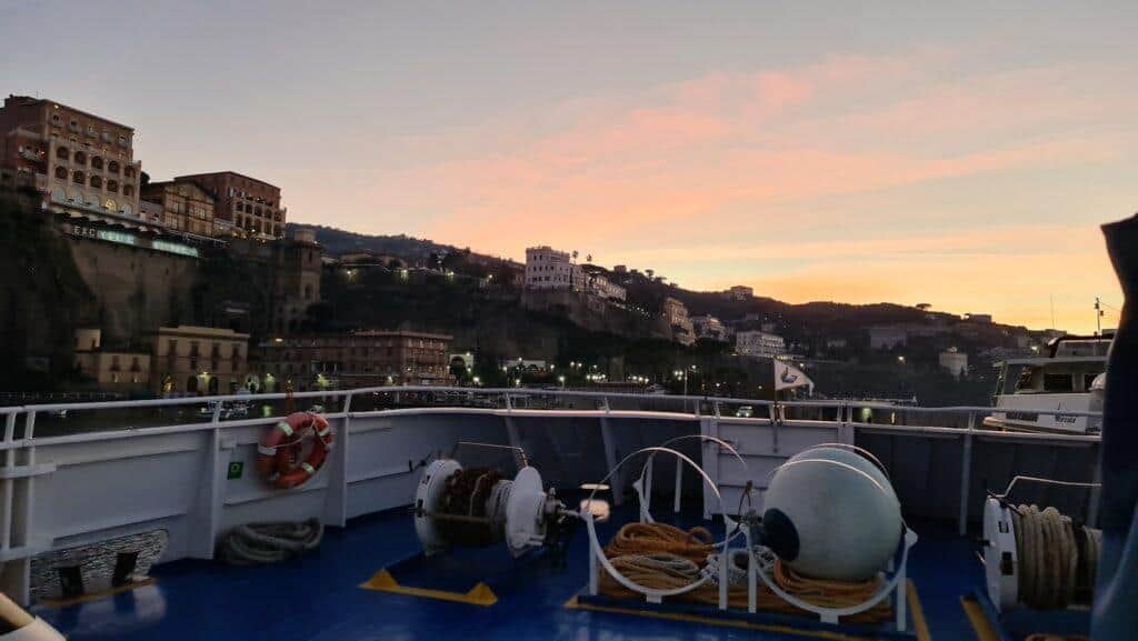 Sorrento in inverno al tramonto. Vista sulla costiera sorrentina Grand Hotel Excelsior Vittoria e Marina Piccola 1