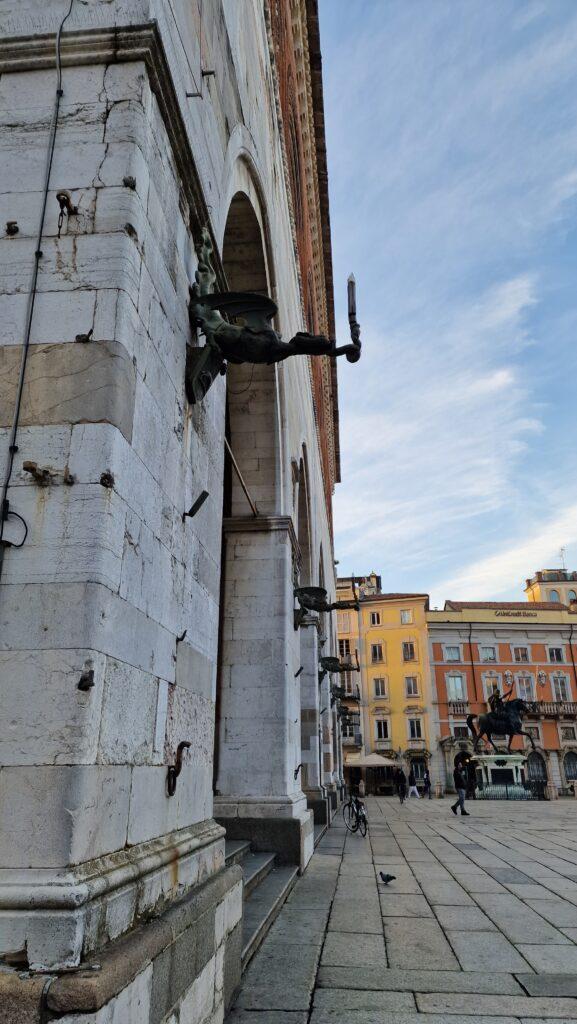 Piacentino cosa vedere a Piacenza Piazza dei Cavalli 8