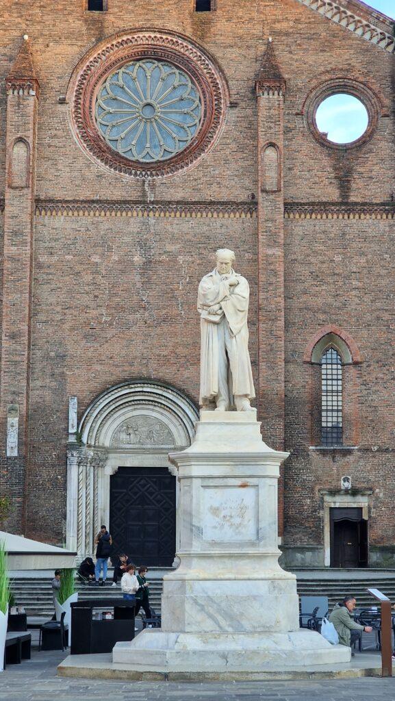 Piacentino cosa vedere a Piacenza Piazza dei Cavalli 9