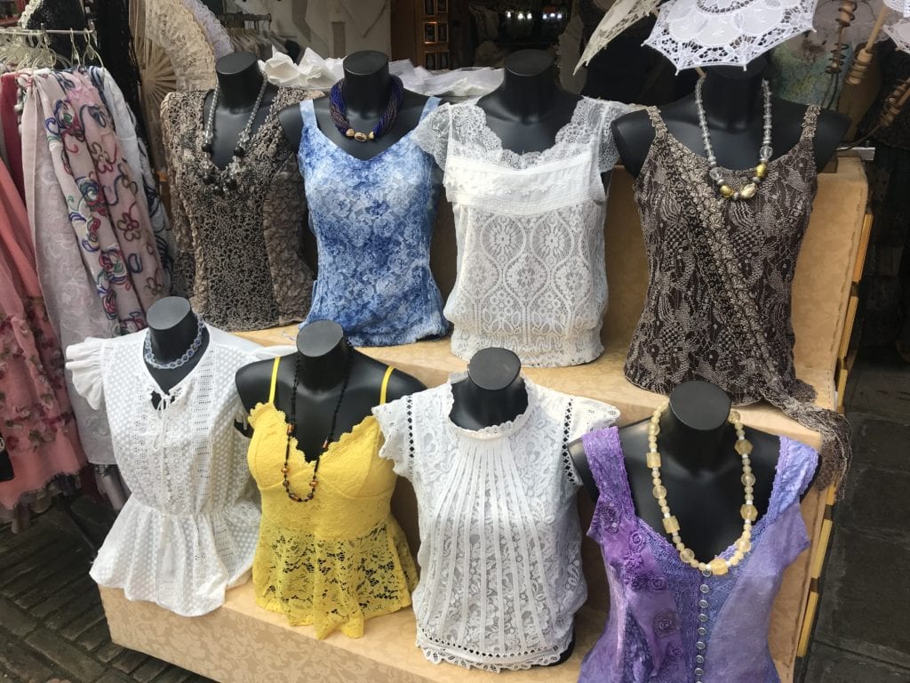 2-Days-in-Venice-shop-lace