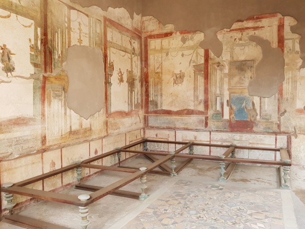 Is it worth to go and visit Pompeii