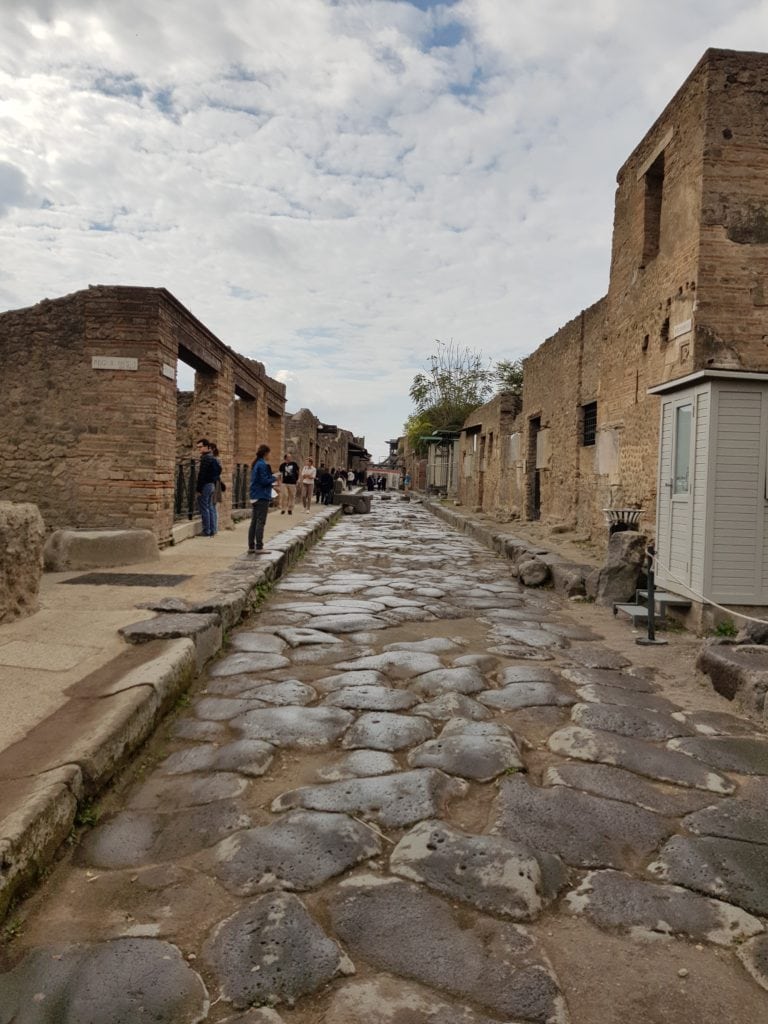 Pompeii road