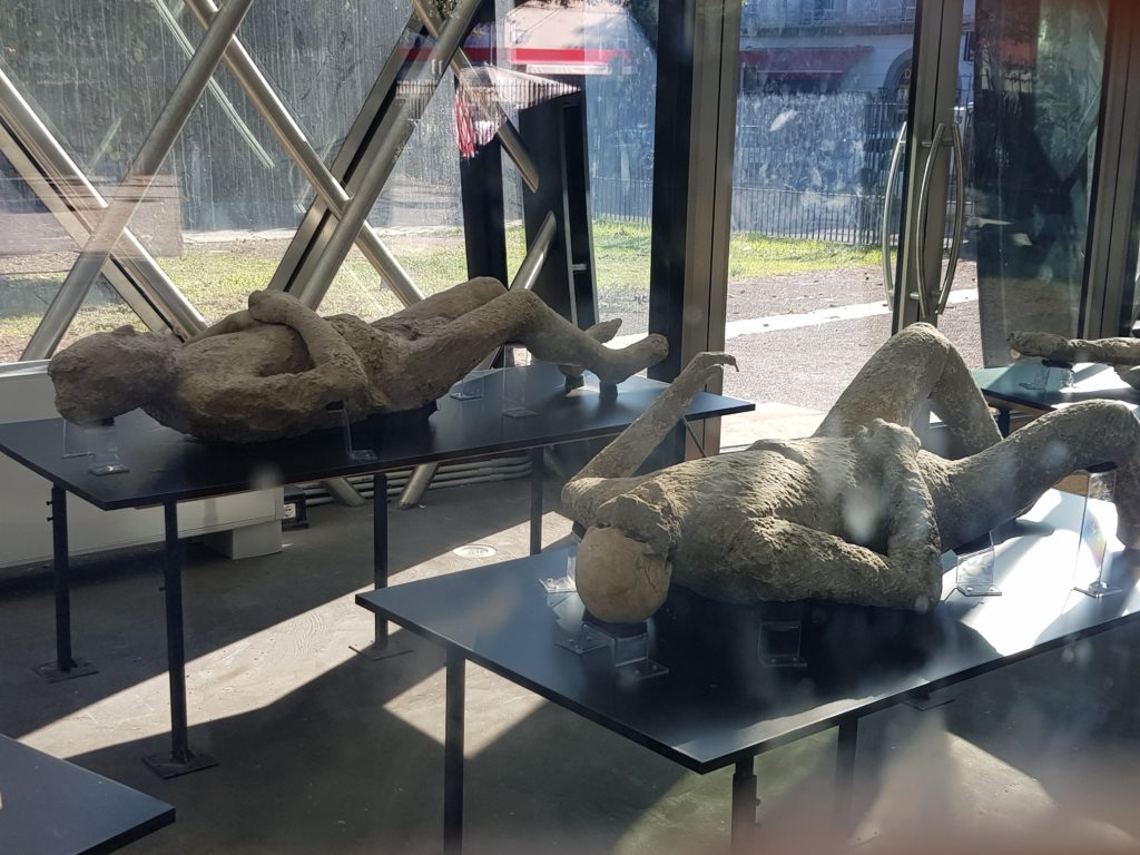 italy pompeii ruins bodies (5)