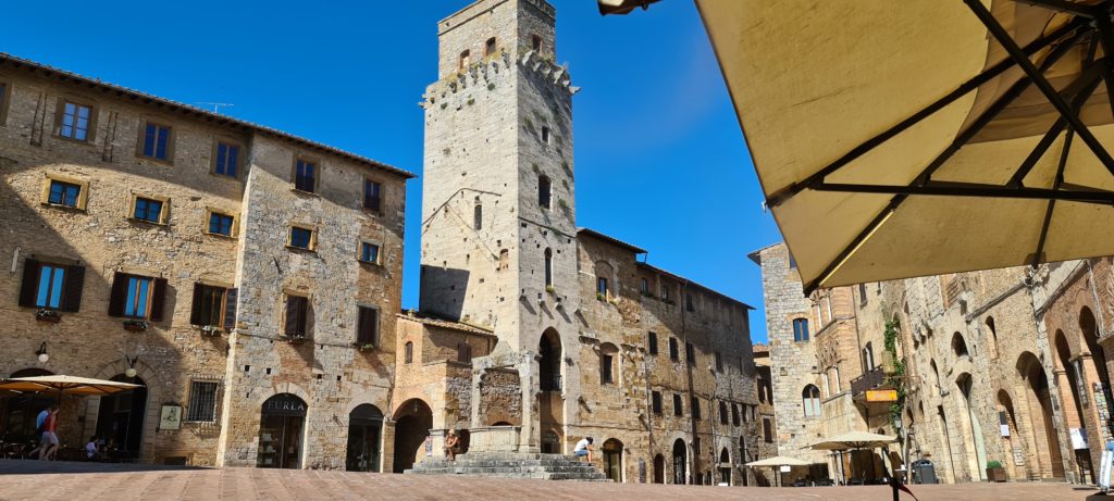 Day trips from Florence Top 4 beautiful cities in Tuscany: San Gimignano