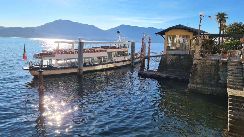 boat Cannero Riviera Lake Maggiore in winter tripilare scaled