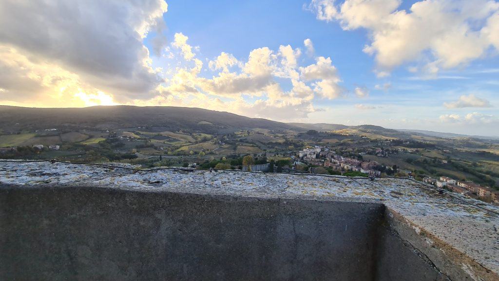 Tuscan village San Gimignano Italy torre grossa tower and tuscany view tripilare 3