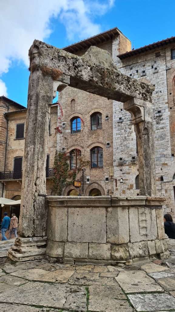 old town Tuscan village San Gimignano Italy things to do tripilare 17 1