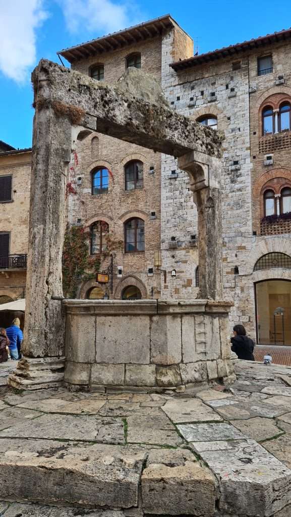 old town Tuscan village San Gimignano Italy things to do tripilare 18 1