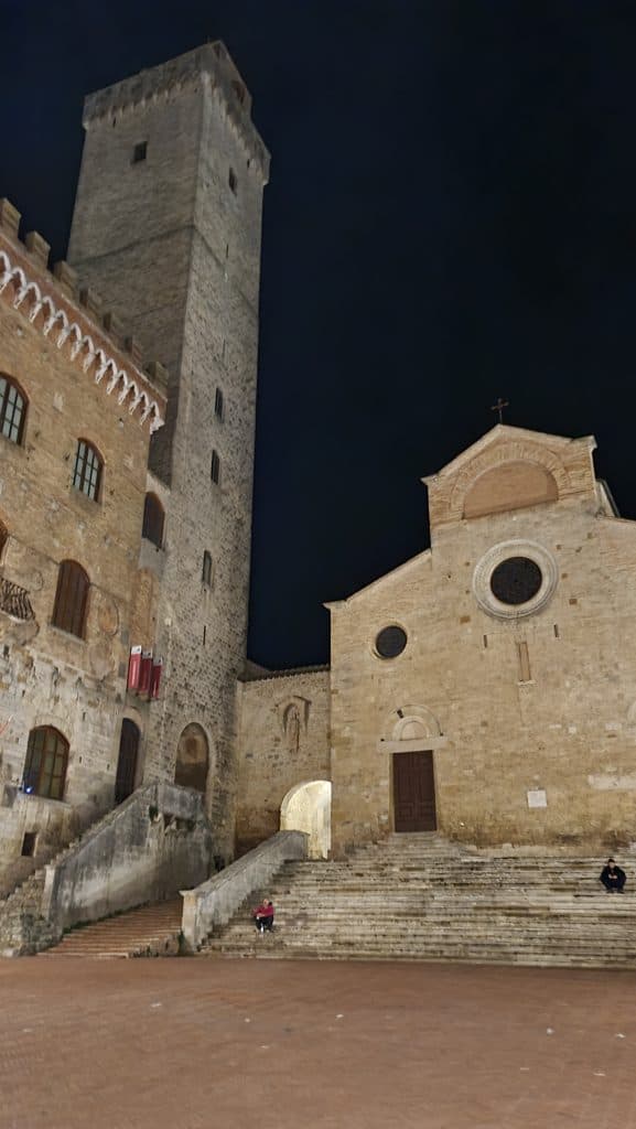 old town Tuscan village San Gimignano Italy things to do tripilare 37