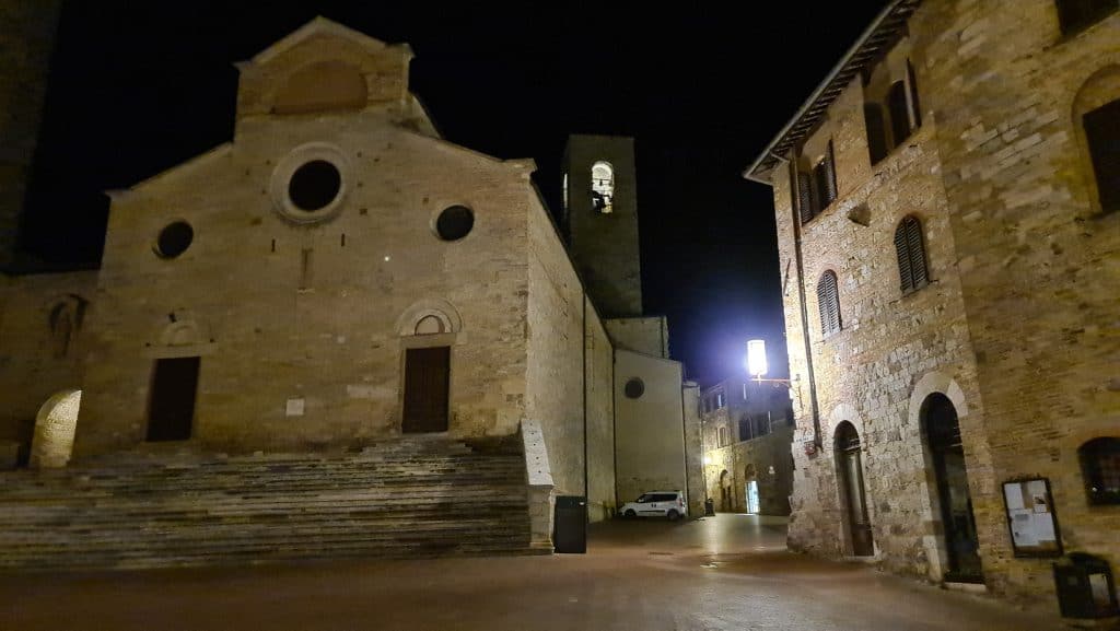 old town Tuscan village San Gimignano Italy things to do tripilare 44