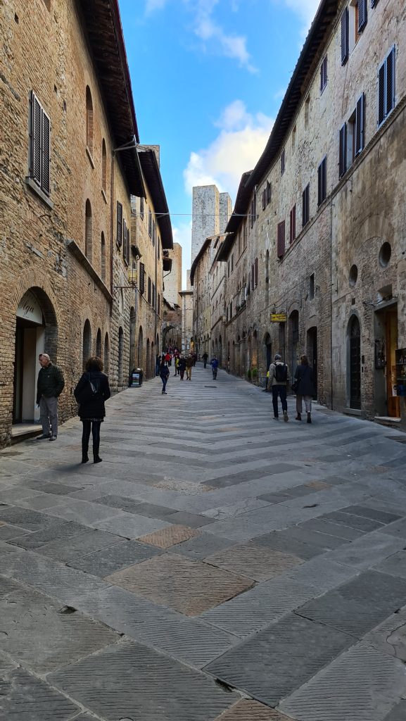 old town Tuscan village San Gimignano Italy things to do tripilare 8 1