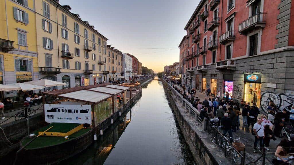 Milan Things to do by night The Navigli Naviglio Grande 14