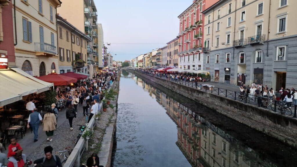 Milan Things to do by night The Navigli Naviglio Grande 15