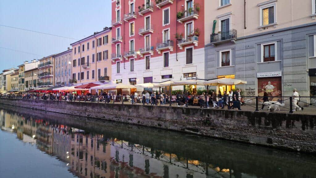 Milan Things to do by night The Navigli Naviglio Grande 18